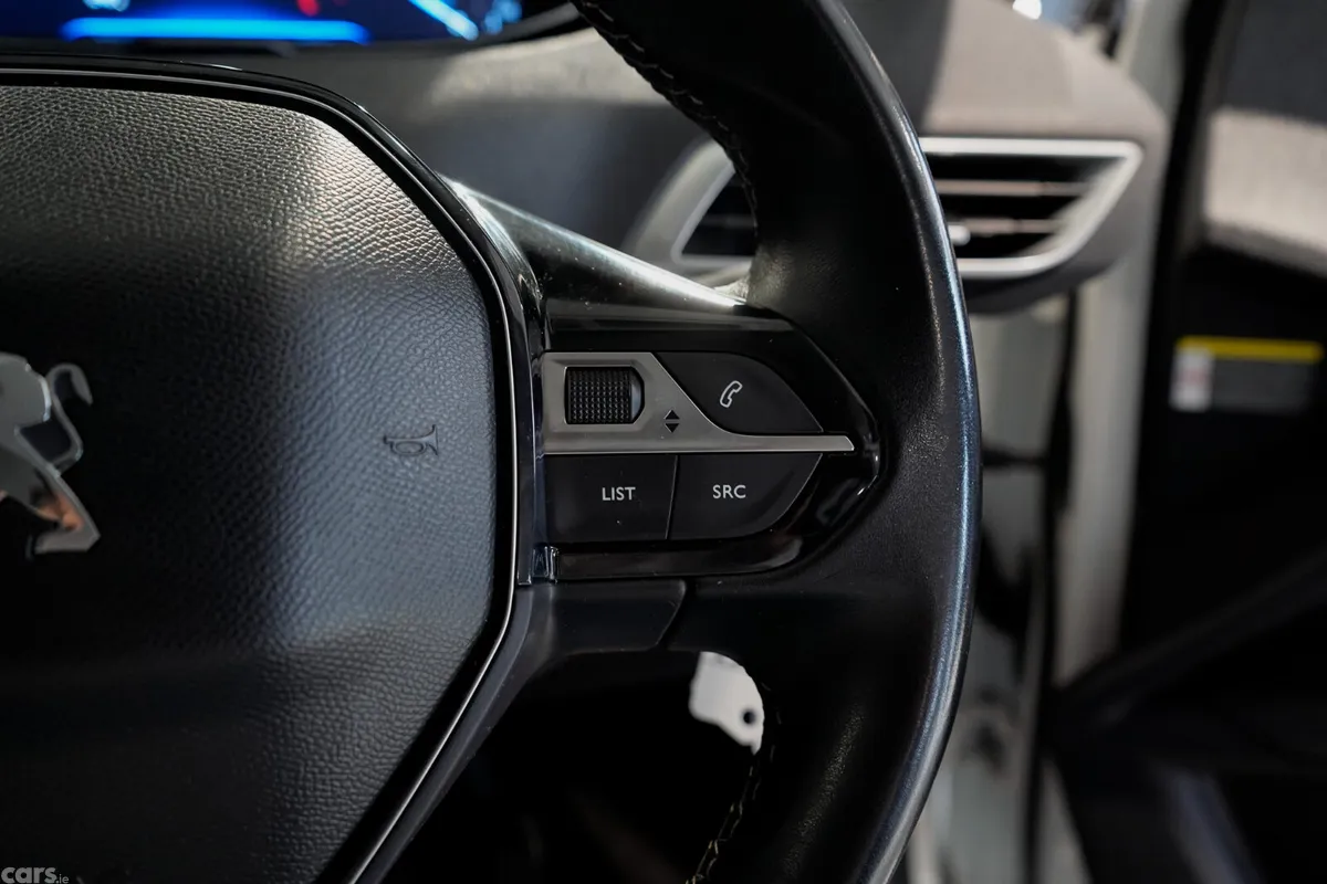 Peugeot 3008 MPV, Diesel, 2019, White