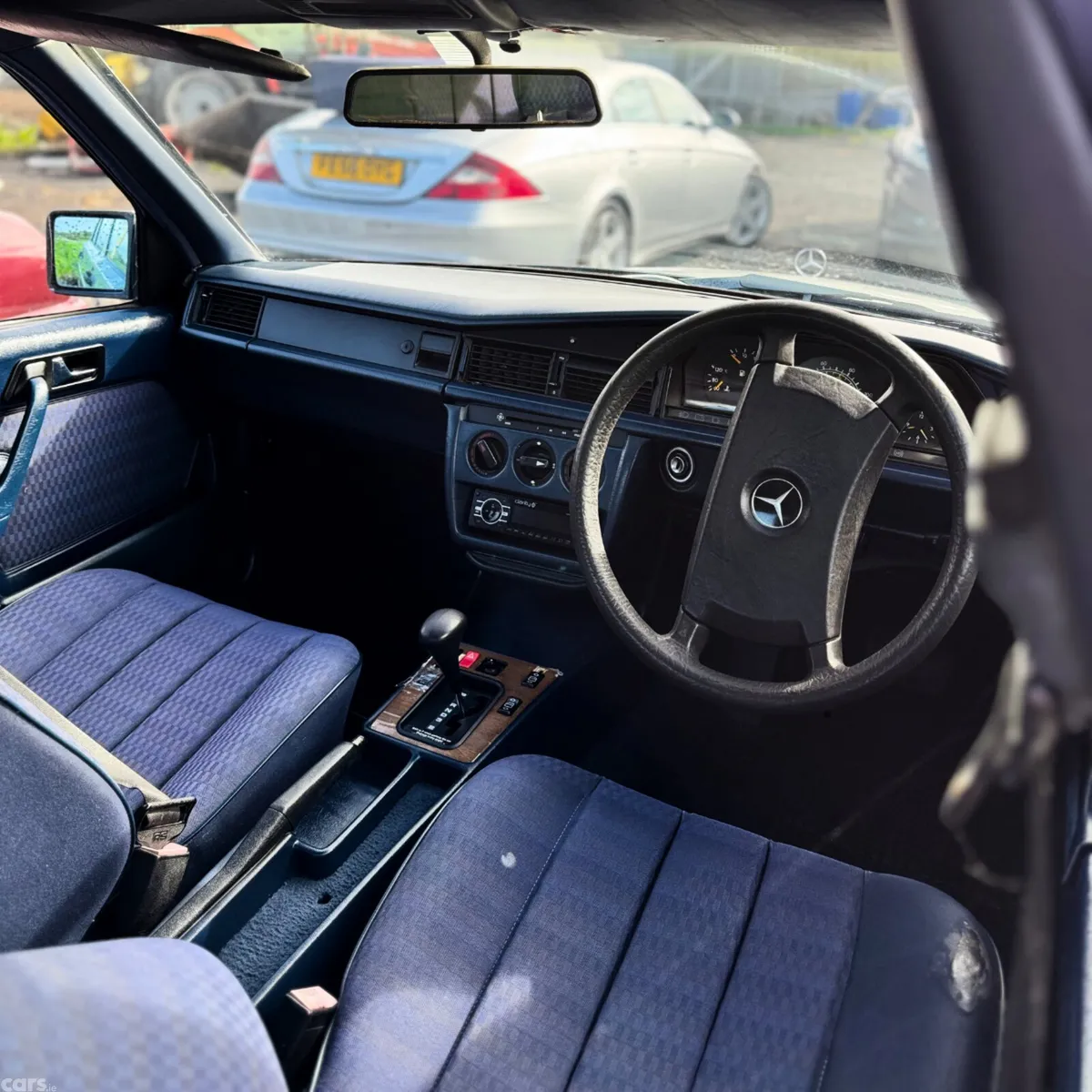 Mercedes-Benz 190 Saloon, Diesel, 1990, Silver