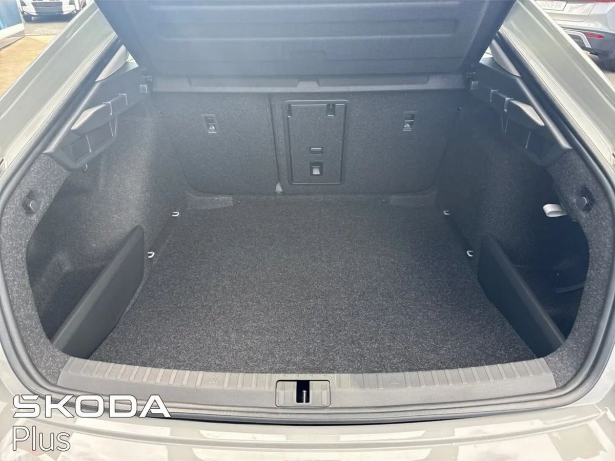 Skoda Octavia Saloon, Petrol, 2026, Grey
