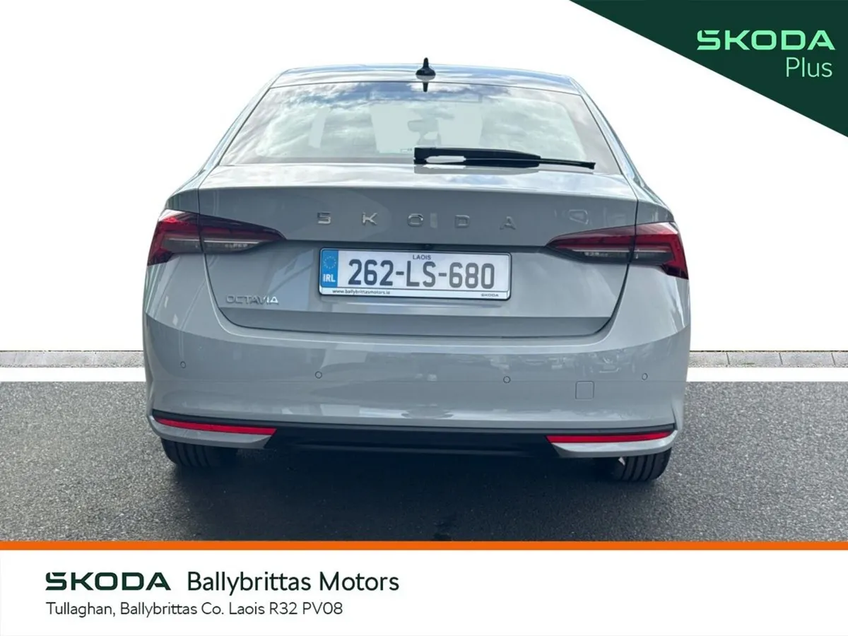 Skoda Octavia Saloon, Petrol, 2026, Grey