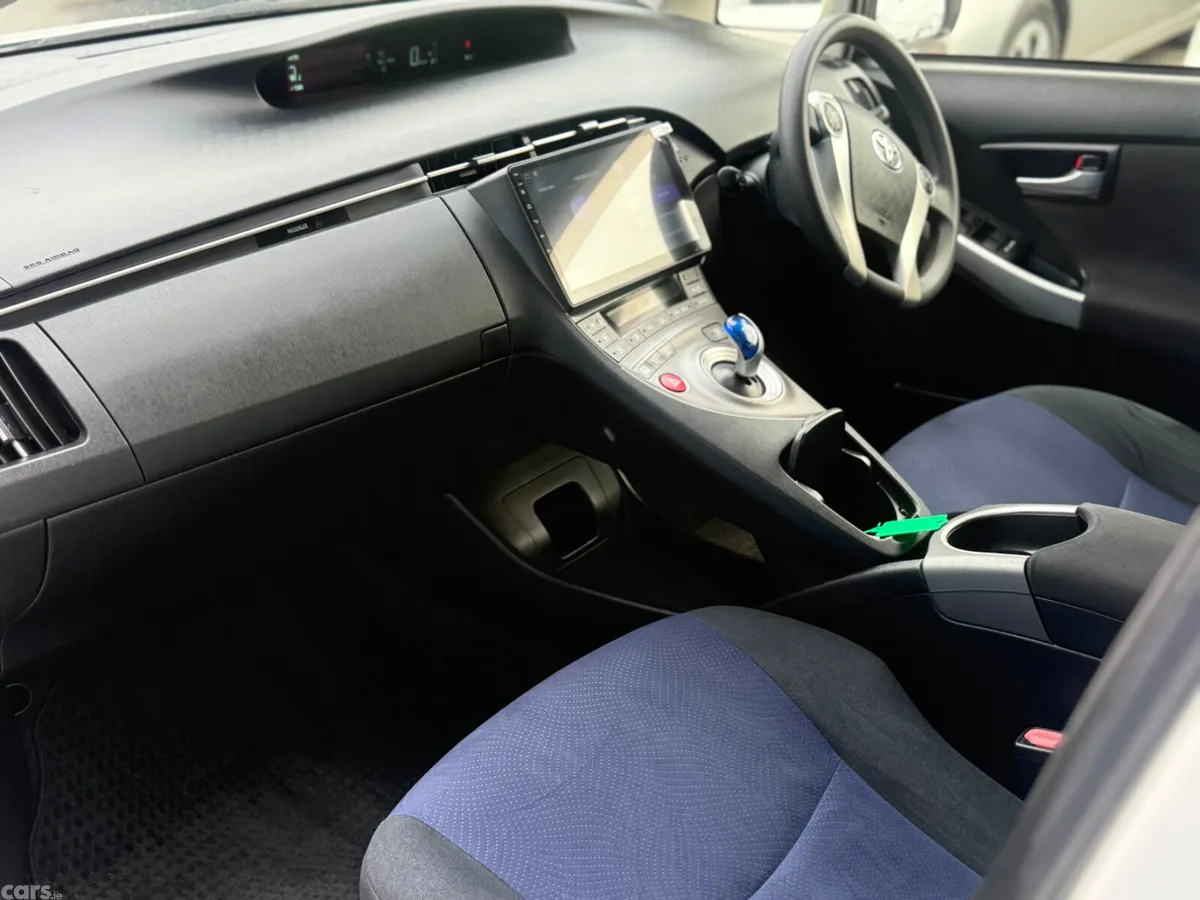 Toyota Prius Hatchback, Petrol Hybrid, 2015, White