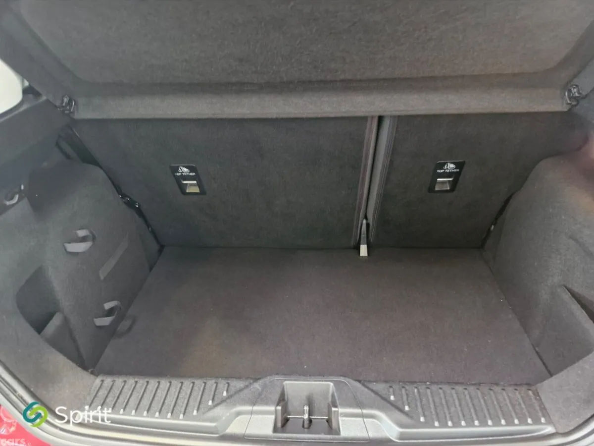 Ford Fiesta Hatchback, Petrol, 2018, Red