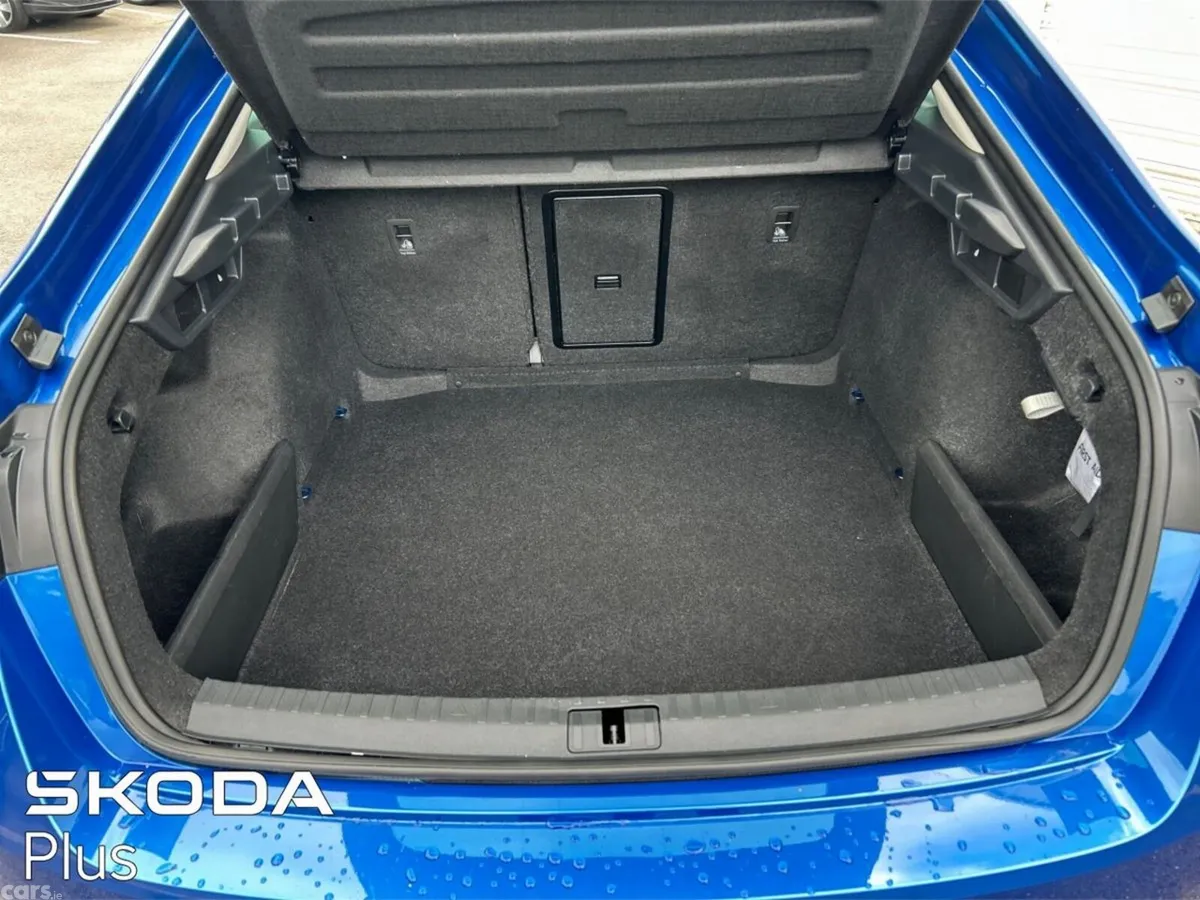 Skoda Octavia Saloon, Diesel, 2025, Blue