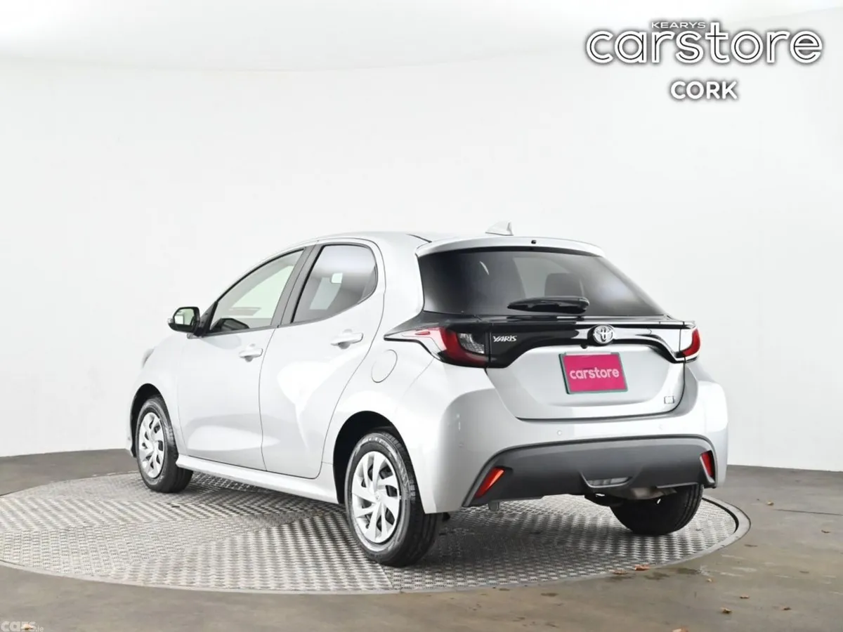 Toyota Yaris Hatchback, Petrol Hybrid, 2021, Silver