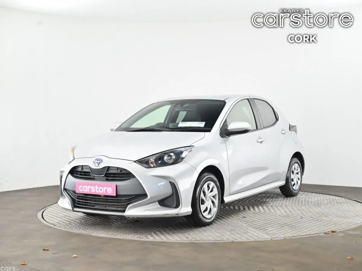 Toyota Yaris Hatchback, Petrol Hybrid, 2021, Silver