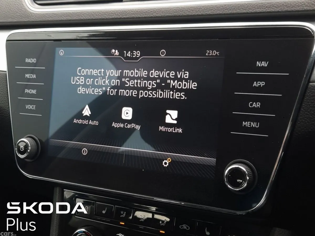 Skoda Superb Saloon, Diesel, 2023, Blue