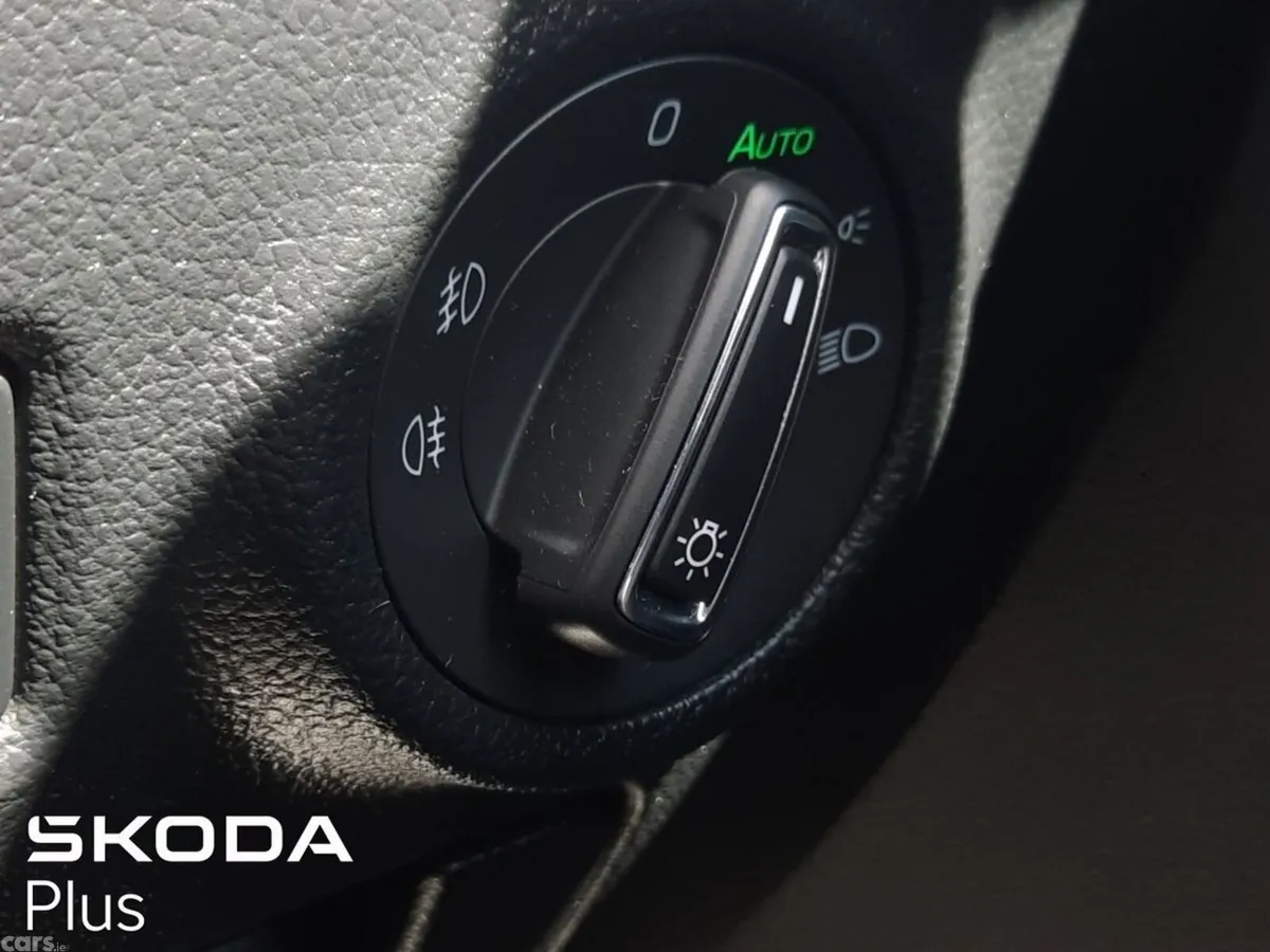Skoda Superb Saloon, Diesel, 2023, Blue