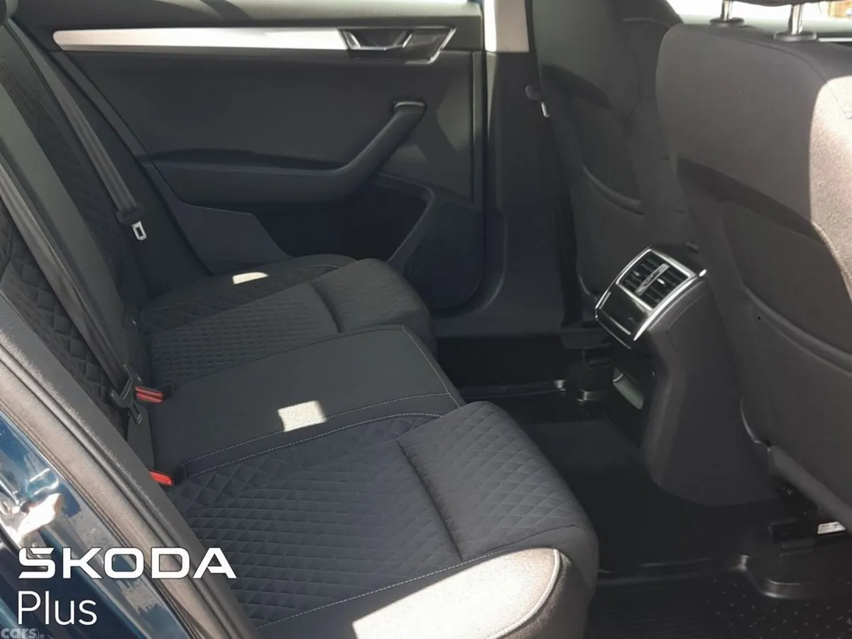 Skoda Superb Saloon, Diesel, 2023, Blue