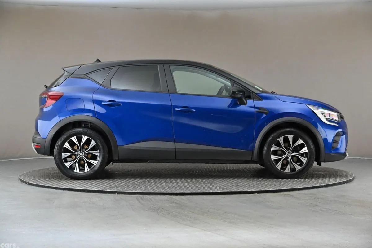 Renault Captur SUV, Petrol, 2024, Blue