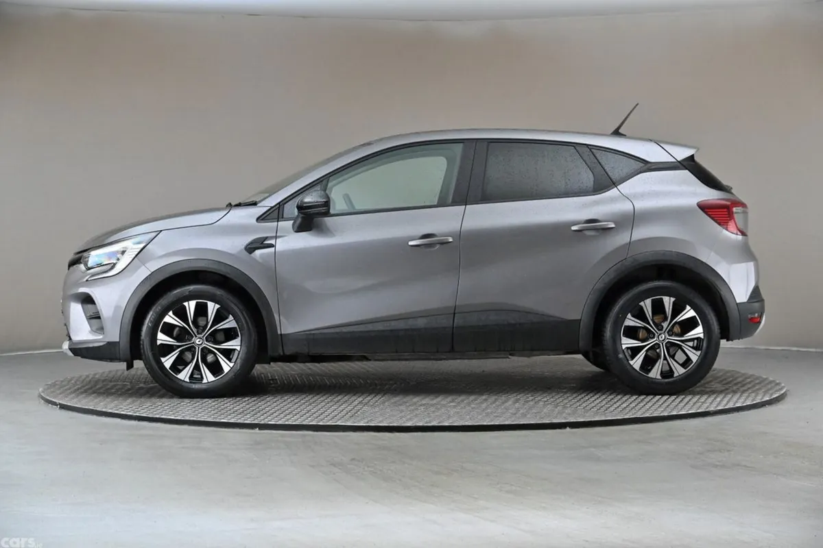 Renault Captur SUV, Petrol, 2024, Grey
