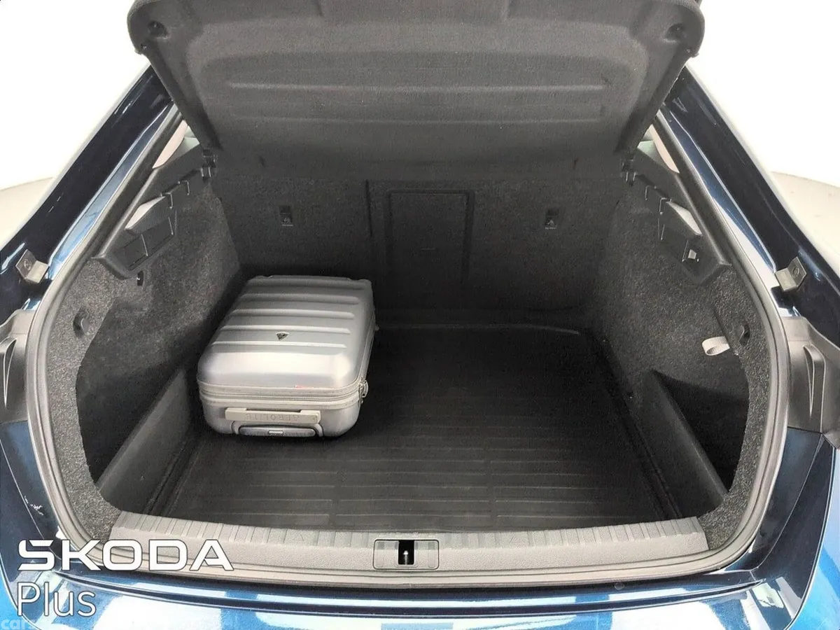 Skoda Octavia Saloon, Diesel, 2023, Blue