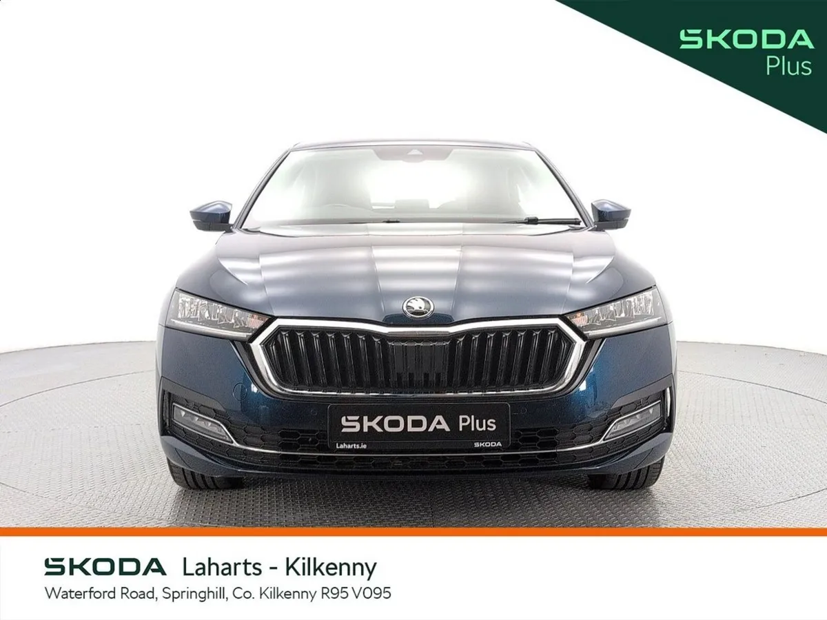 Skoda Octavia Saloon, Diesel, 2023, Blue