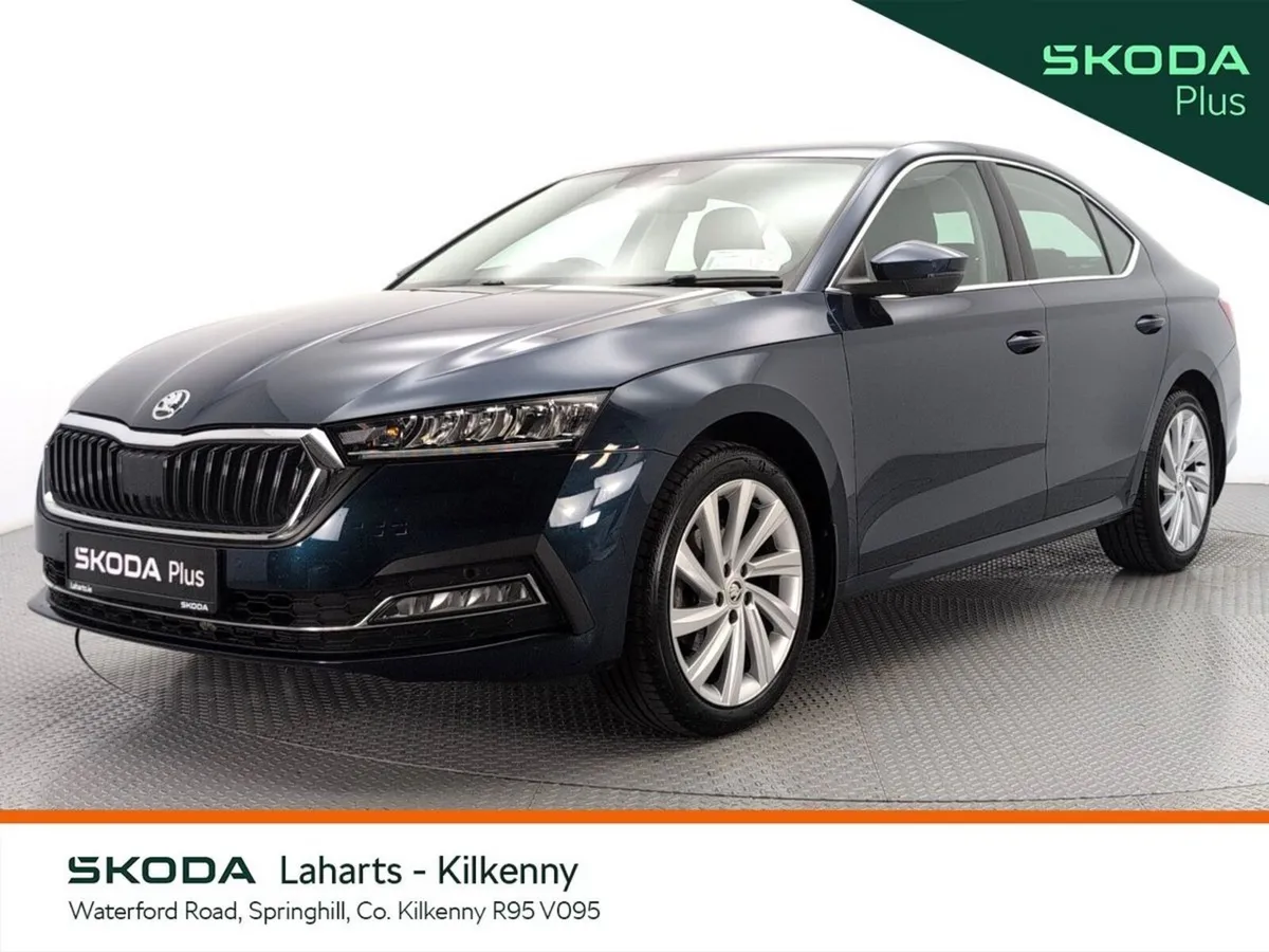 Skoda Octavia Saloon, Diesel, 2023, Blue