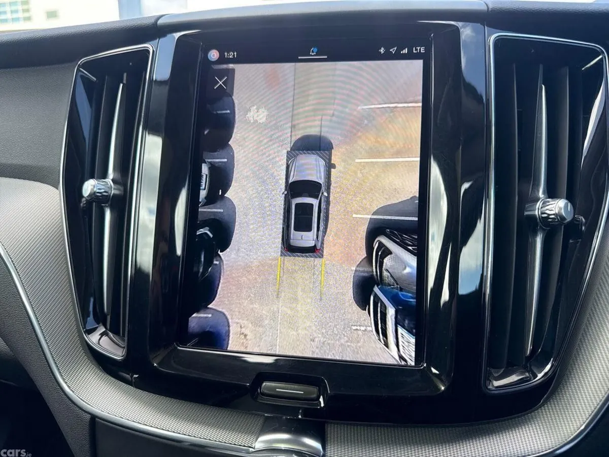 Volvo XC60 SUV, Petrol Plug-in Hybrid, 2023, Blue
