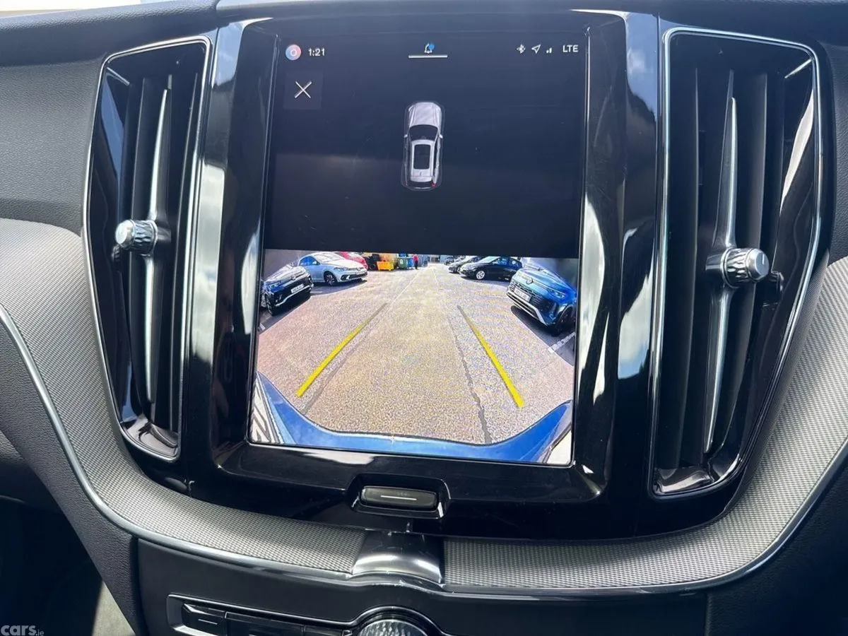 Volvo XC60 SUV, Petrol Plug-in Hybrid, 2023, Blue