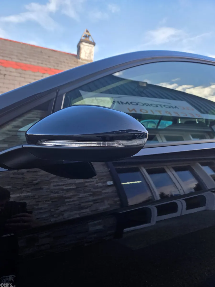Volkswagen Golf Hatchback, Petrol, 2017, Black