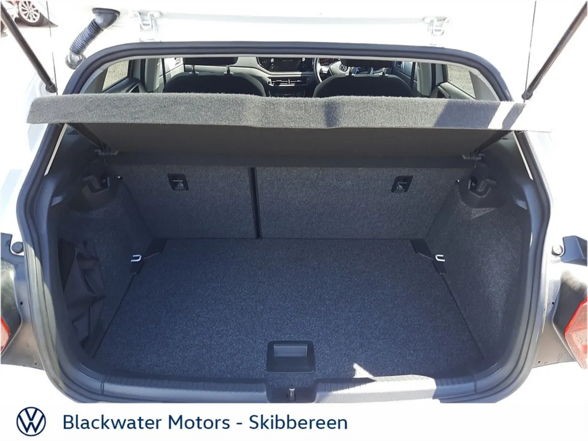 Volkswagen Polo Hatchback, Petrol, 2021, White