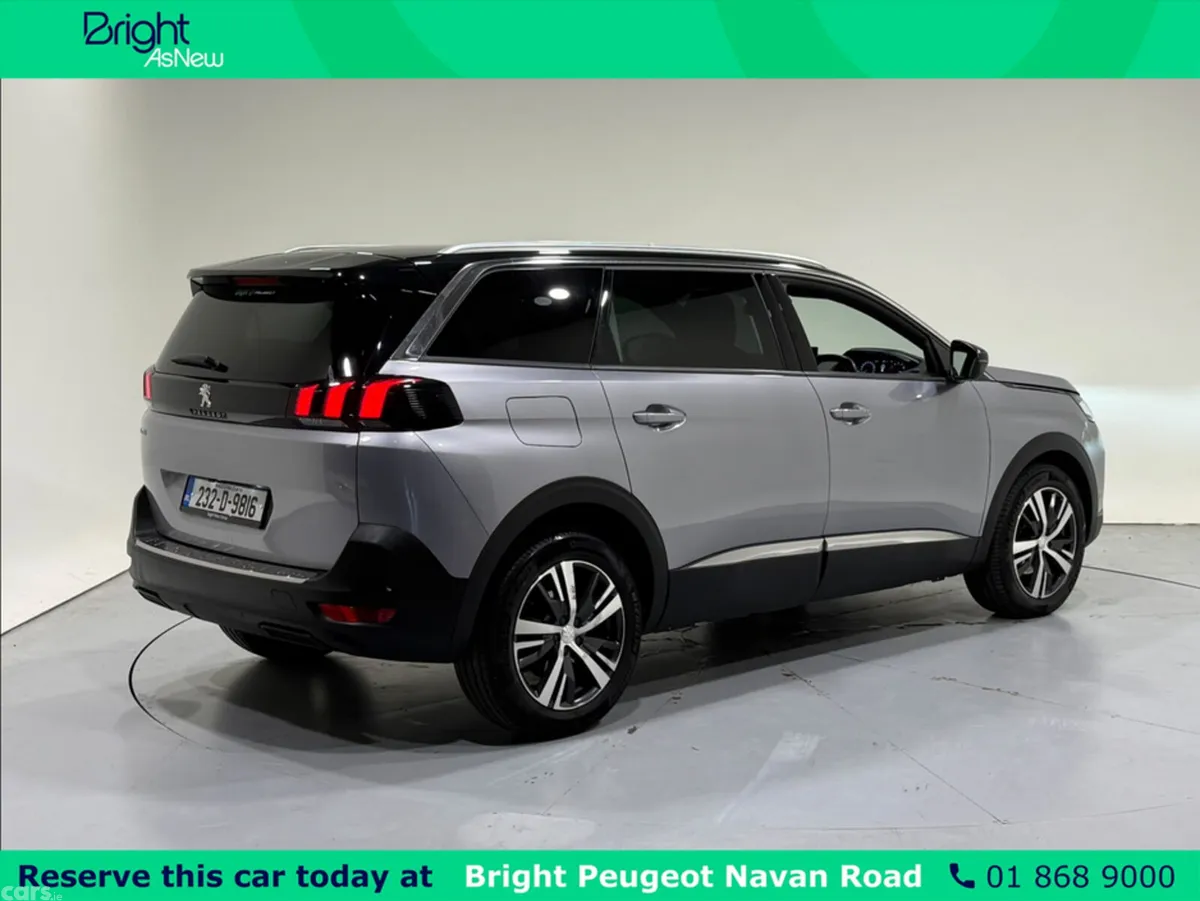 Peugeot 5008 MPV, Petrol, 2023, Grey