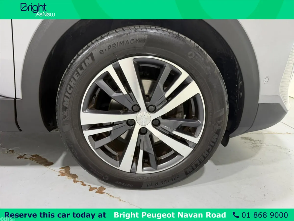 Peugeot 5008 MPV, Petrol, 2023, Grey