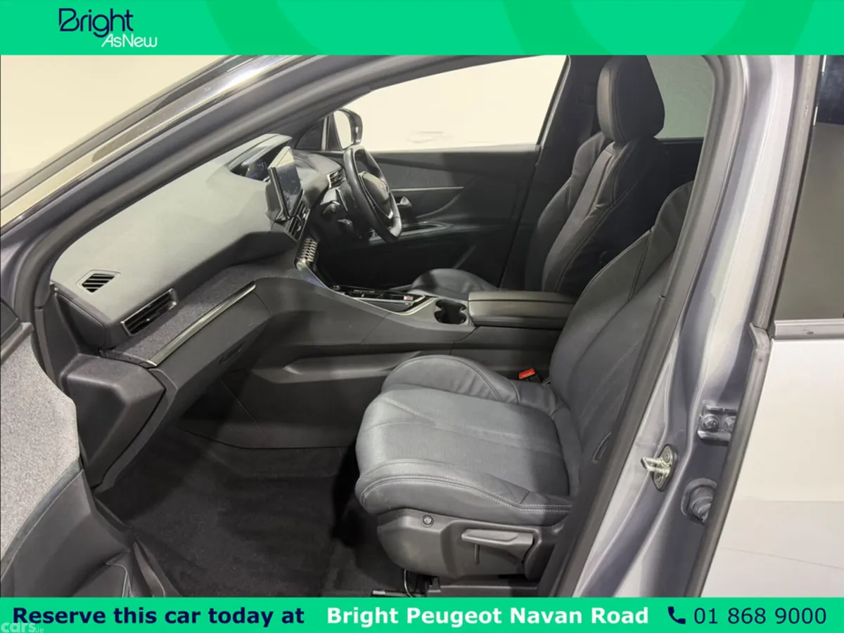 Peugeot 5008 MPV, Petrol, 2023, Grey