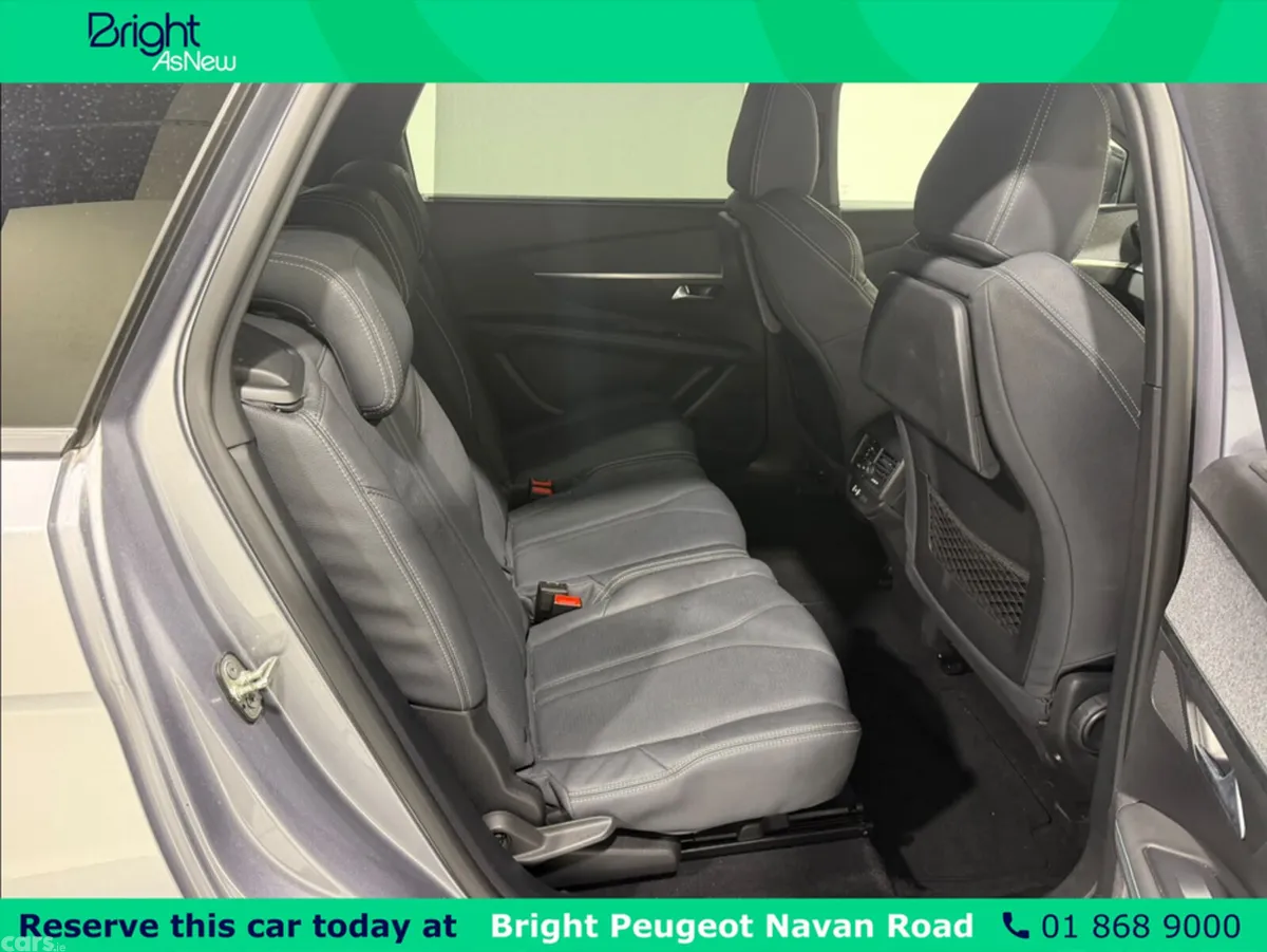 Peugeot 5008 MPV, Petrol, 2023, Grey