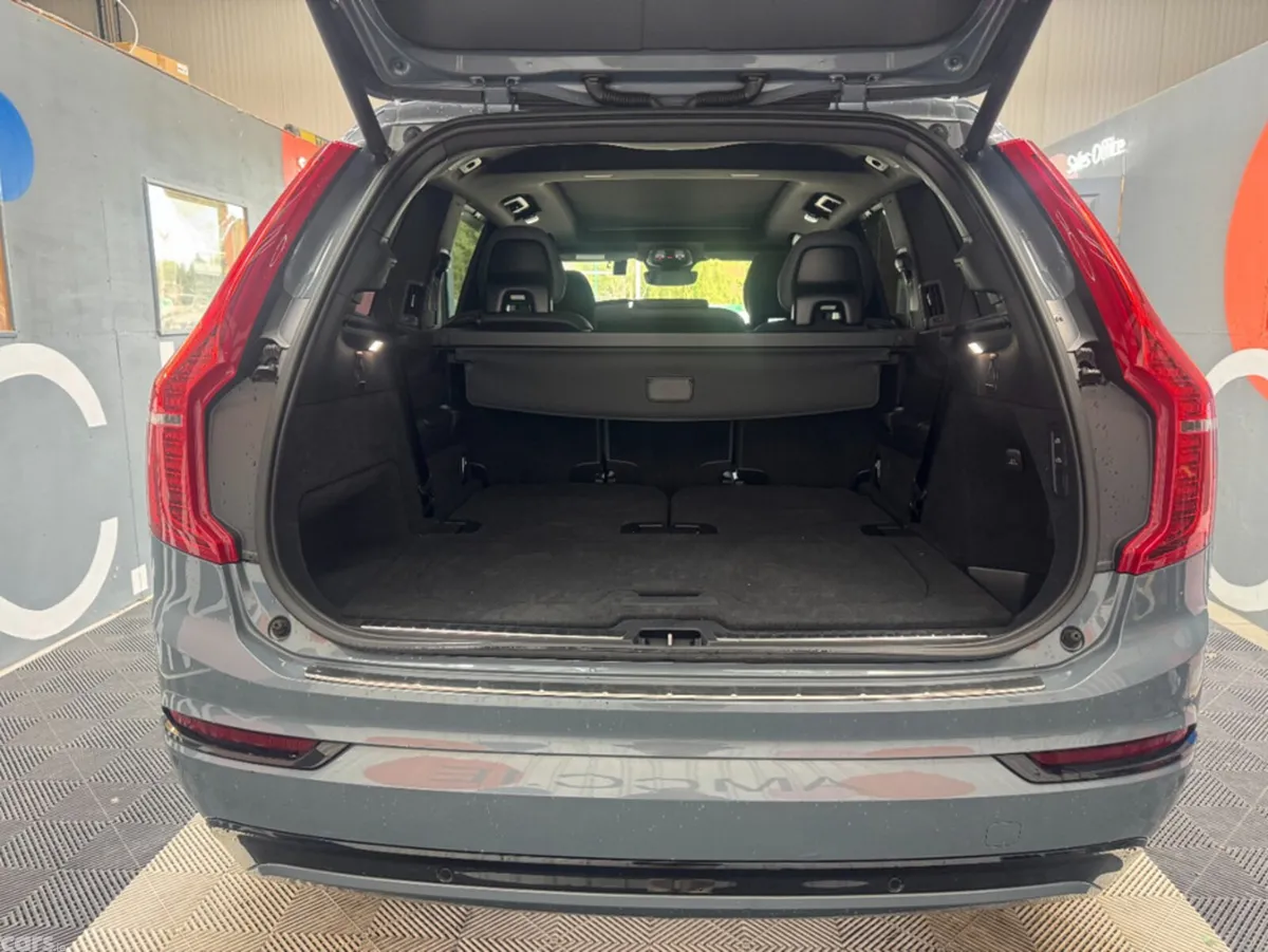 Volvo XC90 SUV, Petrol Plug-in Hybrid, 2023, Grey