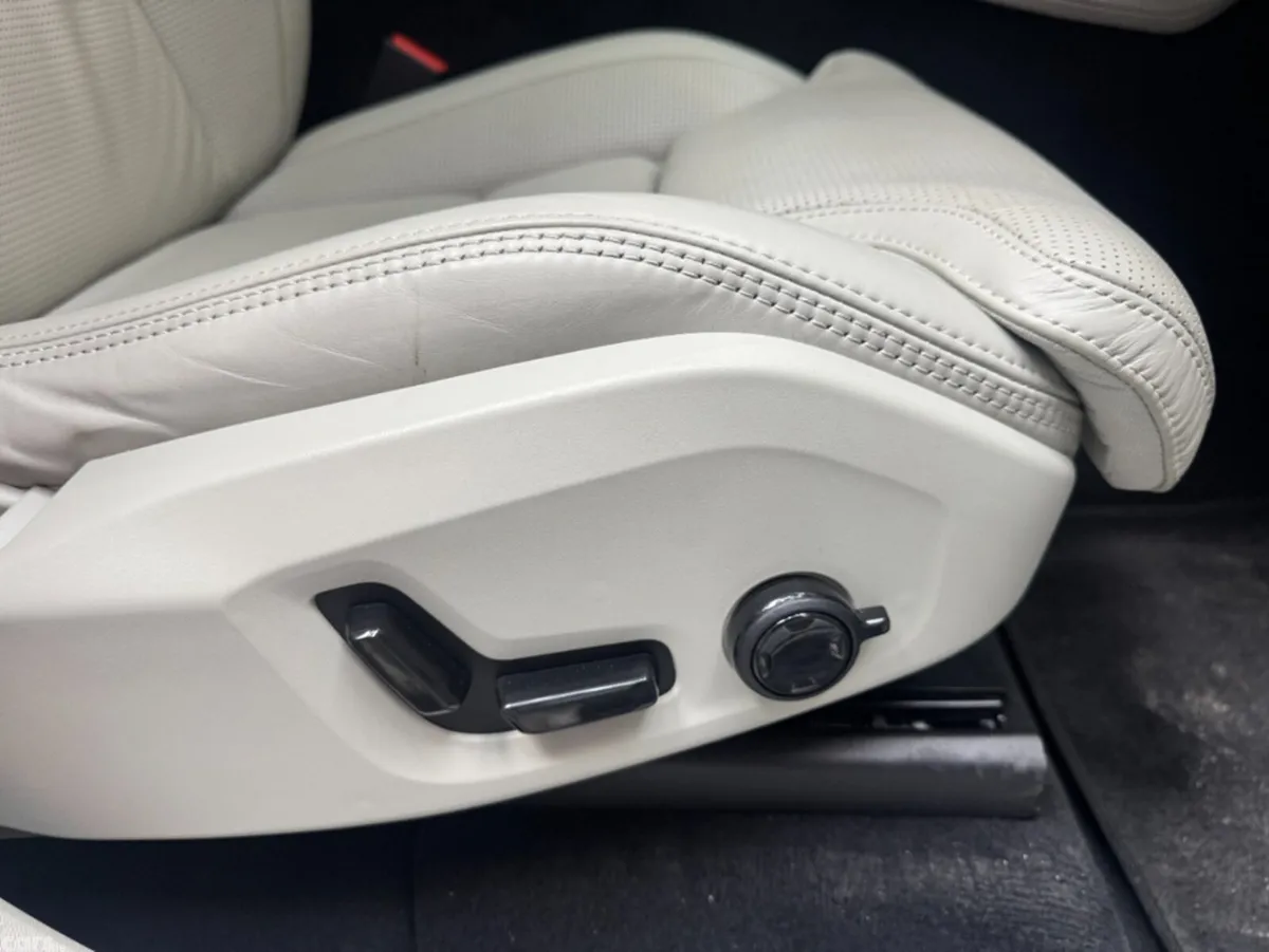Volvo XC90 SUV, Petrol Plug-in Hybrid, 2023, White