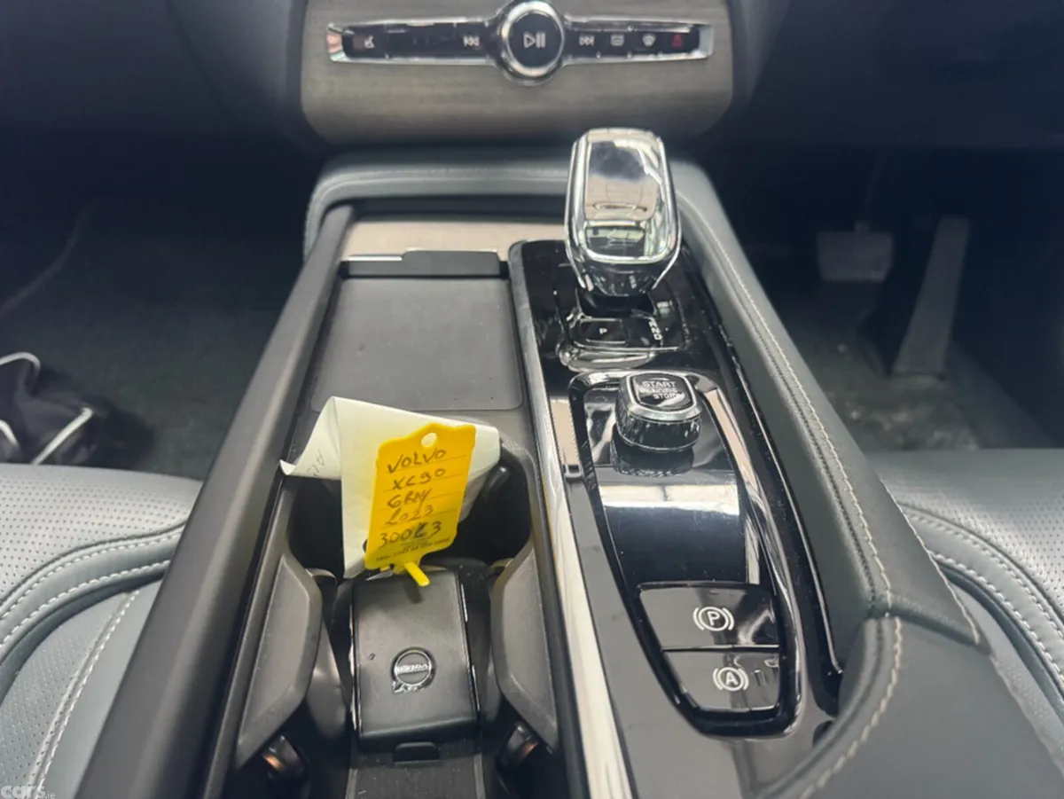 Volvo XC90 SUV, Petrol Plug-in Hybrid, 2023, Grey