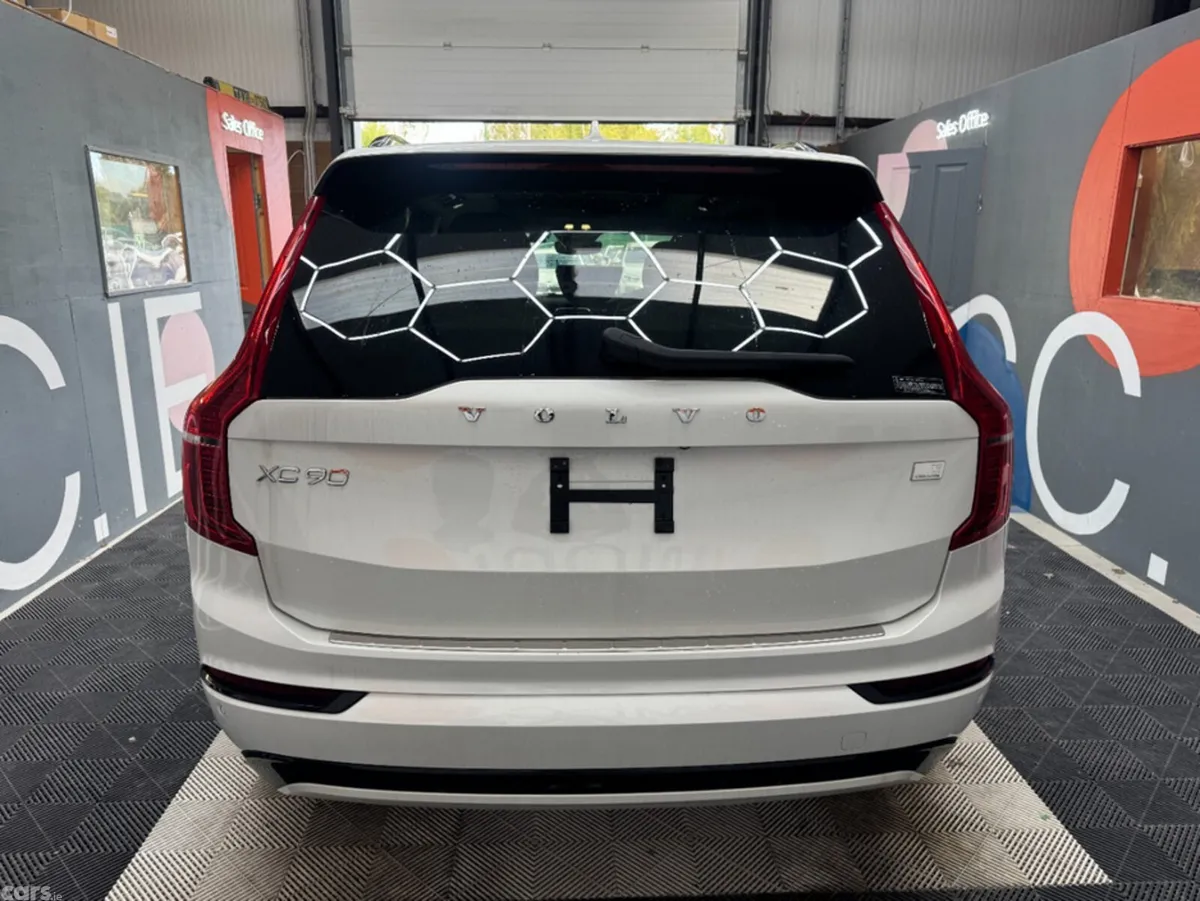 Volvo XC90 SUV, Petrol Plug-in Hybrid, 2023, White