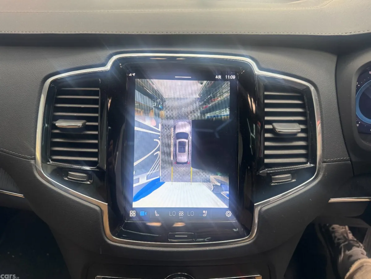 Volvo XC90 SUV, Petrol Hybrid, 2023, White