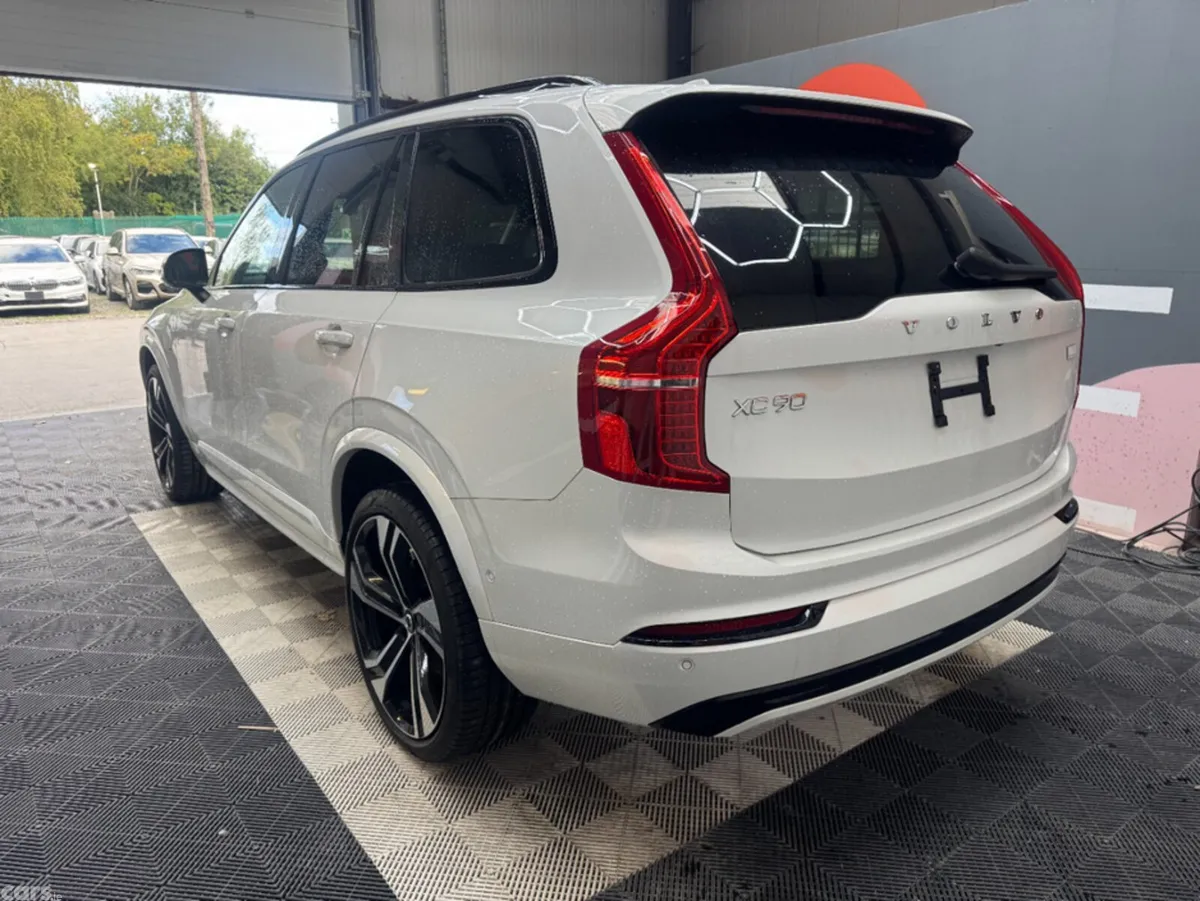Volvo XC90 SUV, Petrol Plug-in Hybrid, 2023, White