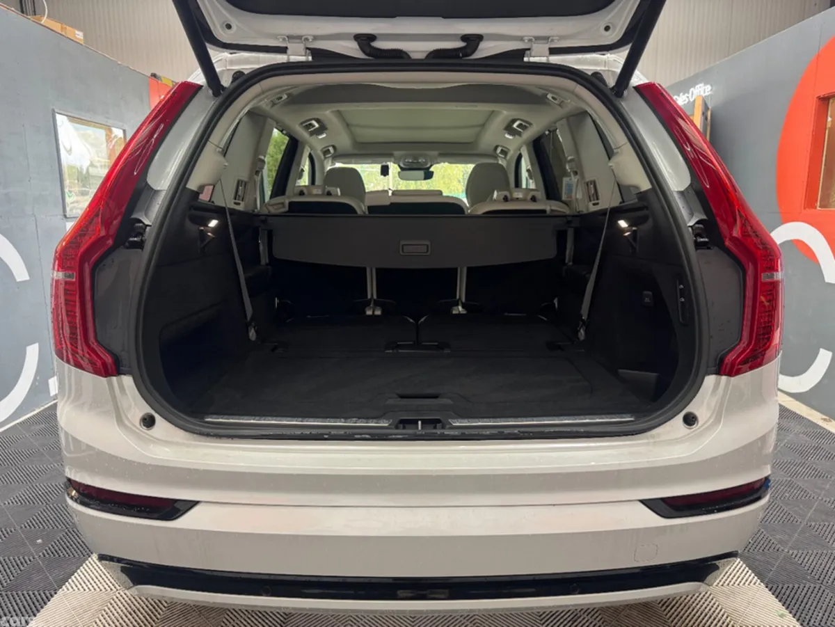 Volvo XC90 SUV, Petrol Plug-in Hybrid, 2023, White