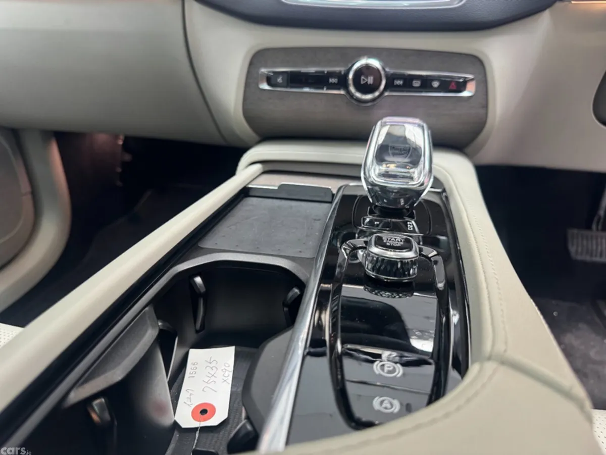 Volvo XC90 SUV, Petrol Plug-in Hybrid, 2023, White