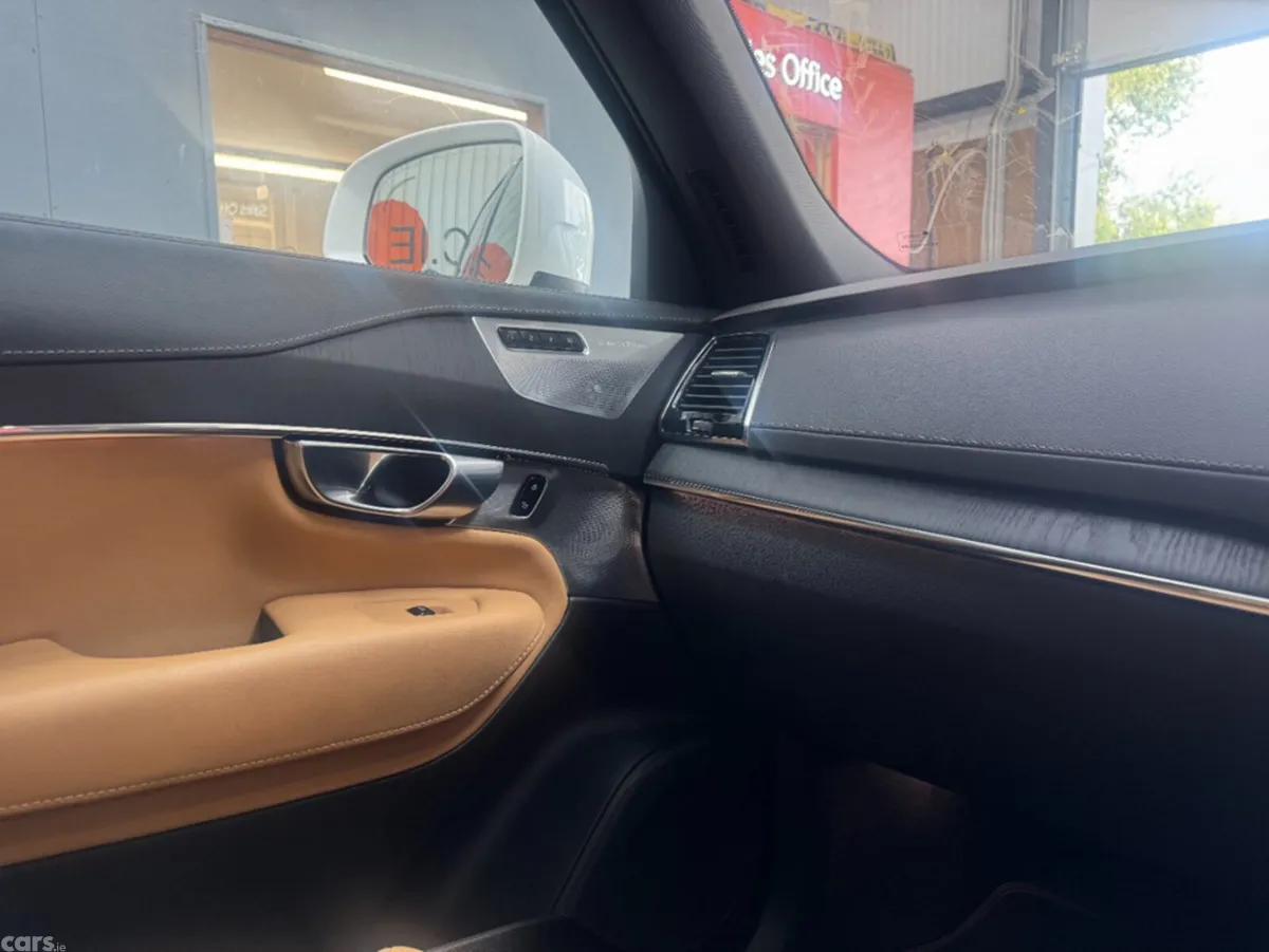 Volvo XC90 SUV, Petrol Hybrid, 2023, White