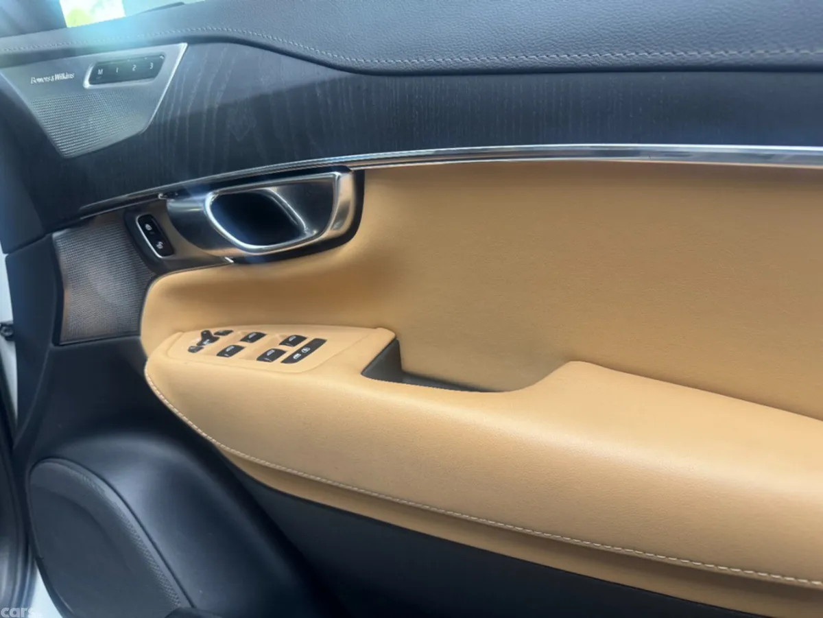 Volvo XC90 SUV, Petrol Hybrid, 2023, White