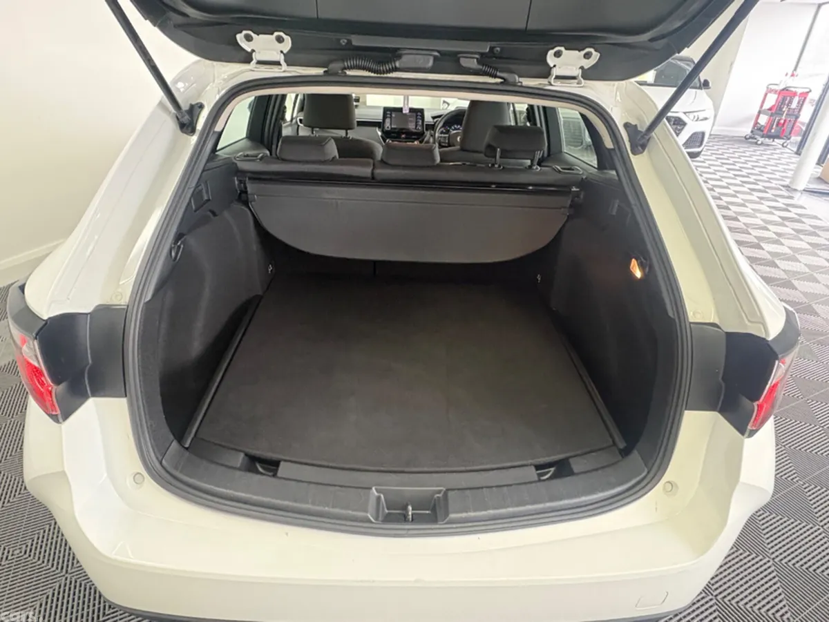 Toyota Corolla Estate, Petrol Hybrid, 2019, White