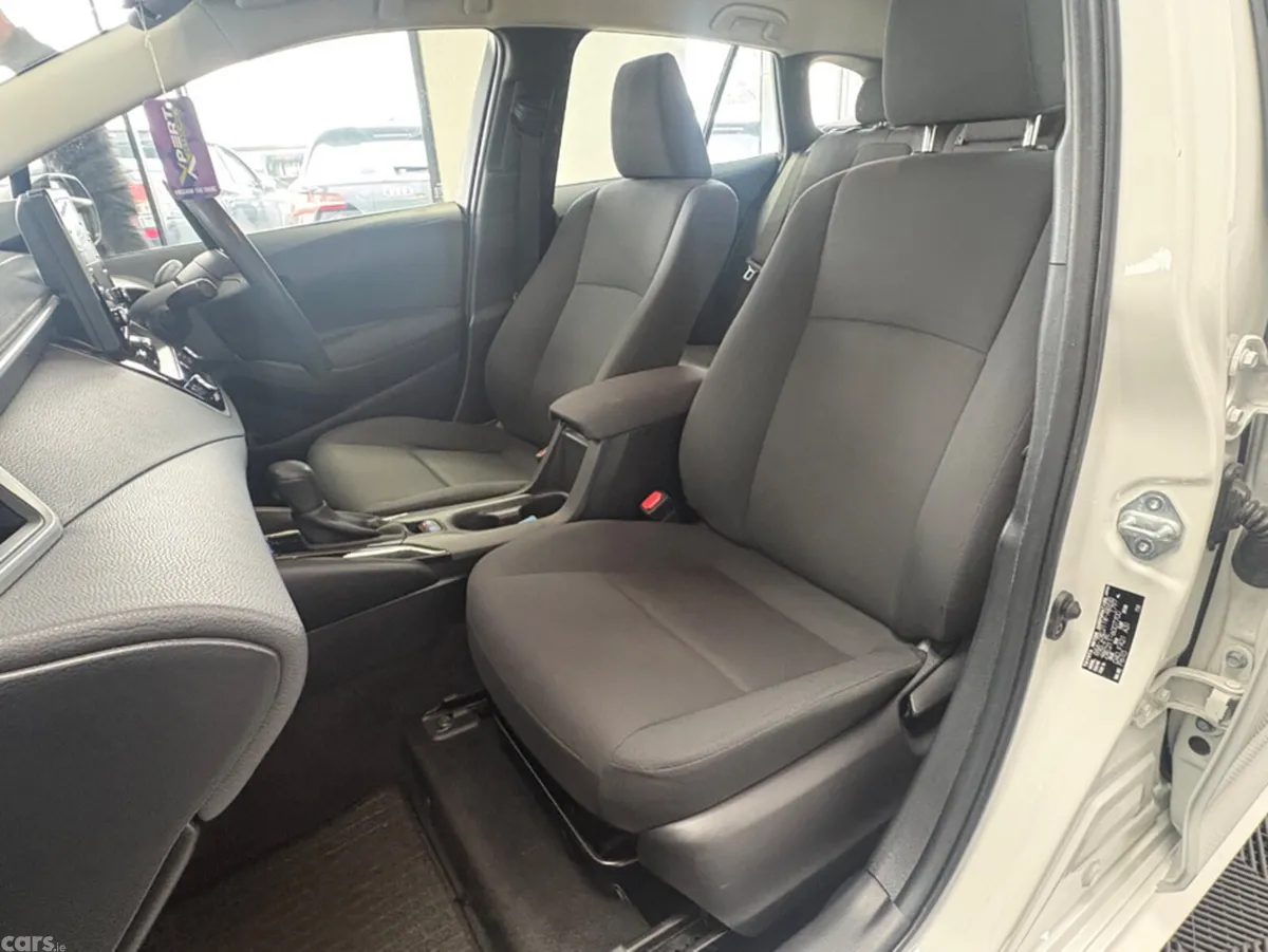 Toyota Corolla Estate, Petrol Hybrid, 2019, White
