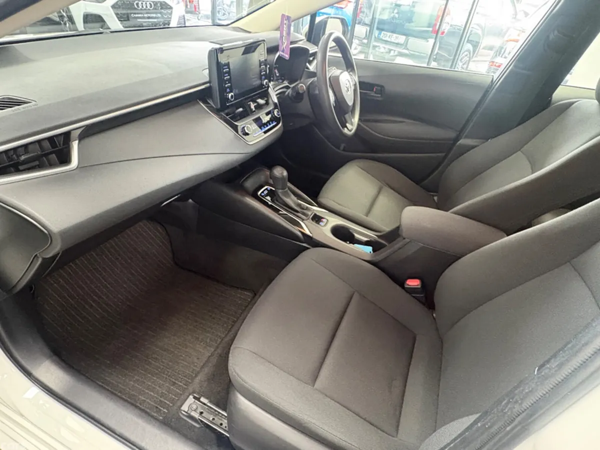 Toyota Corolla Estate, Petrol Hybrid, 2019, White