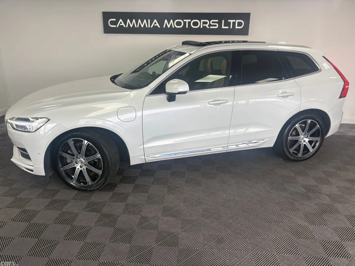 Volvo XC60 SUV, Petrol Plug-in Hybrid, 2017, White