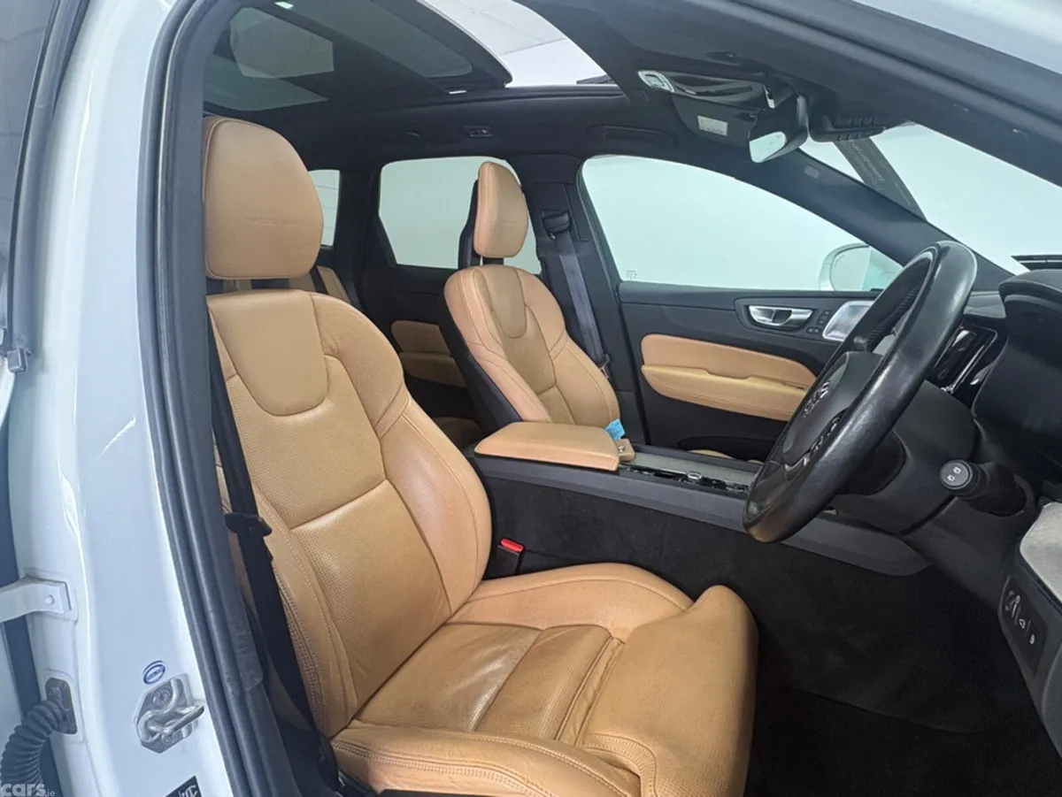 Volvo XC60 SUV, Petrol Plug-in Hybrid, 2017, White
