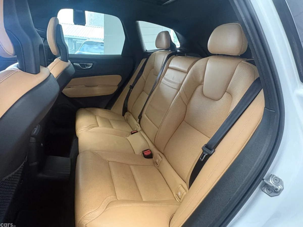 Volvo XC60 SUV, Petrol Plug-in Hybrid, 2017, White