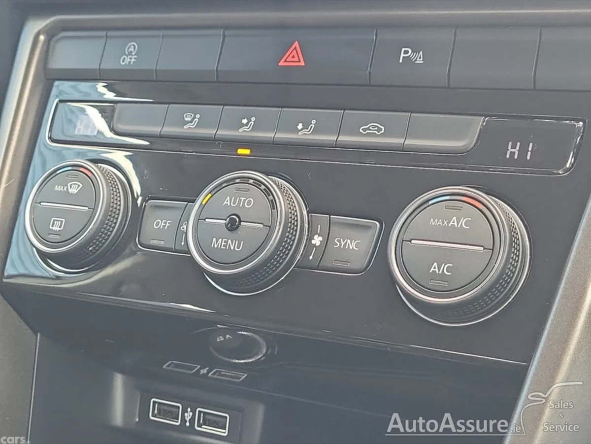 Volkswagen T-Roc Hatchback, Petrol, 2019, White