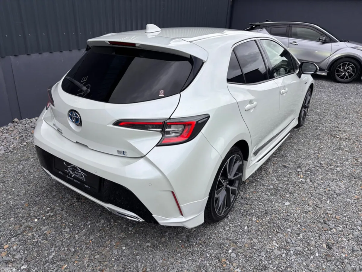 Toyota Corolla Hatchback, Petrol Hybrid, 2019, White