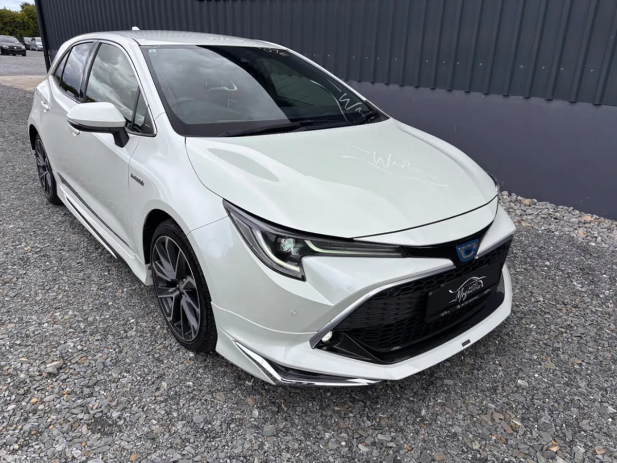 Toyota Corolla Hatchback, Petrol Hybrid, 2019, White