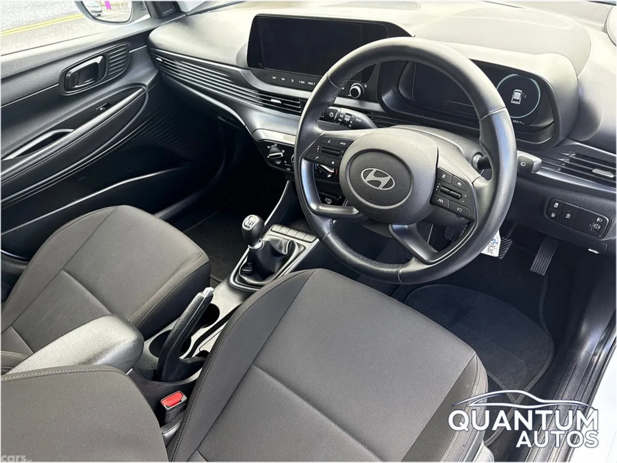Hyundai i20 Hatchback, Petrol, 2025, White
