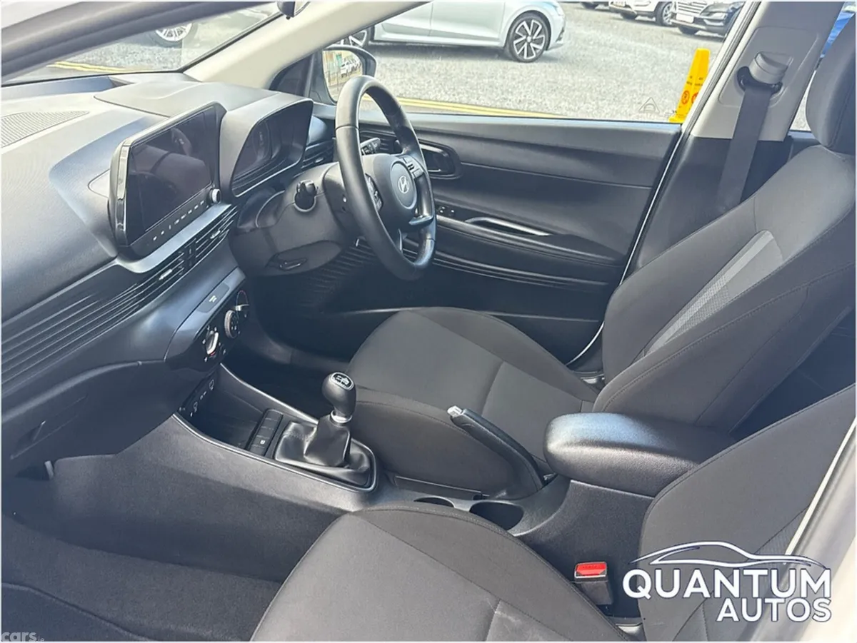 Hyundai i20 Hatchback, Petrol, 2025, White
