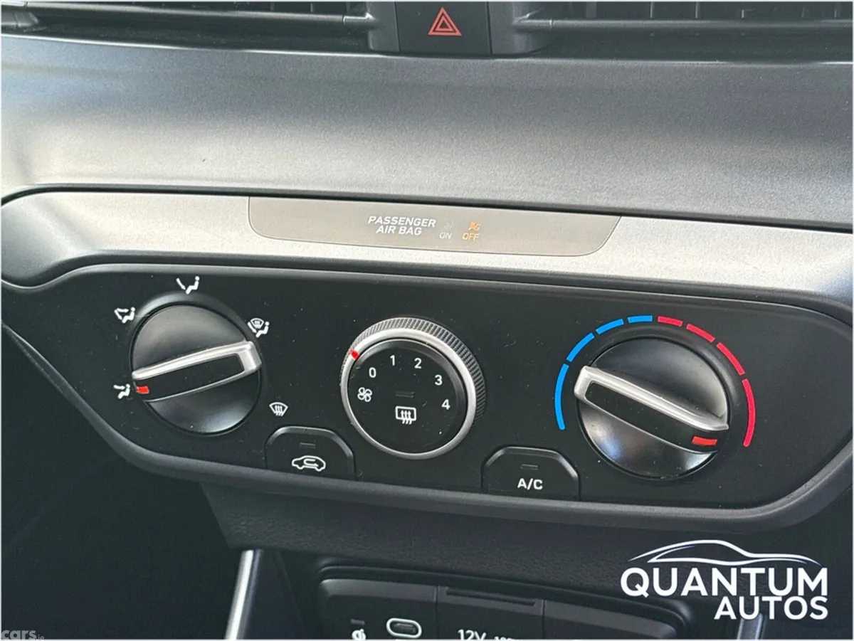 Hyundai i20 Hatchback, Petrol, 2025, White