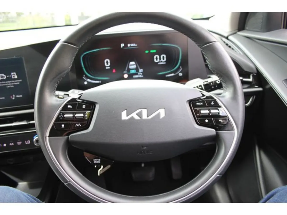 Kia Niro SUV, Petrol Hybrid, 2023, Red