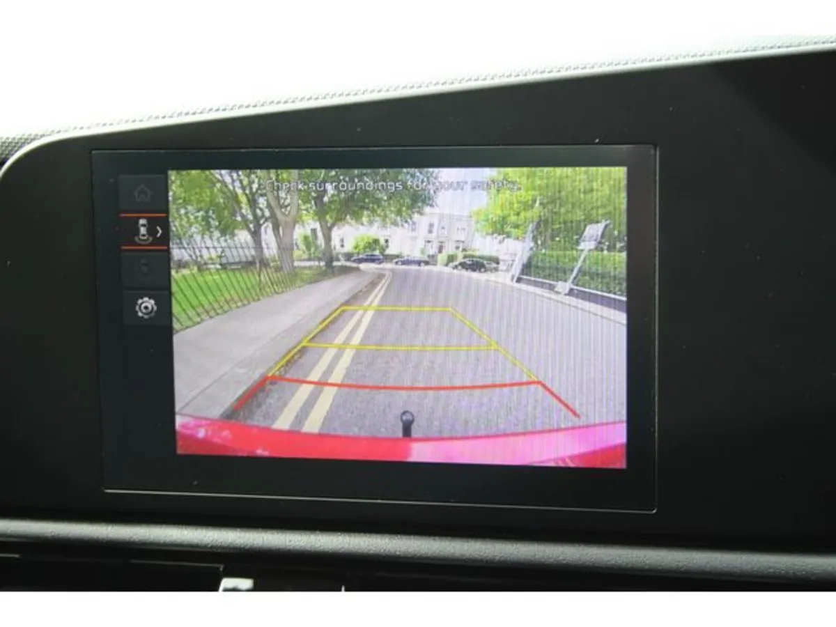 Kia Niro SUV, Petrol Hybrid, 2023, Red