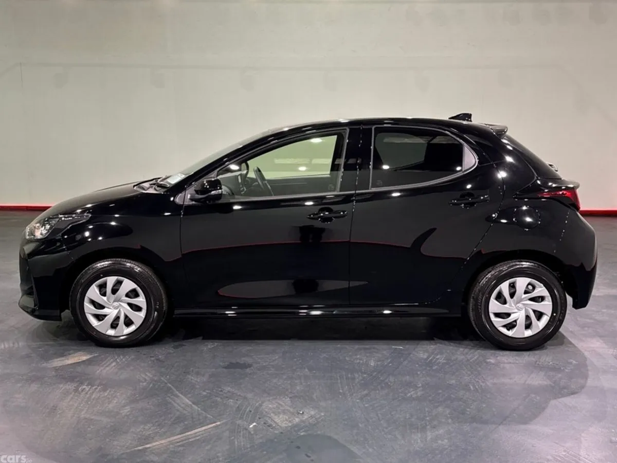 Toyota Yaris Hatchback, Petrol, 2025, Black